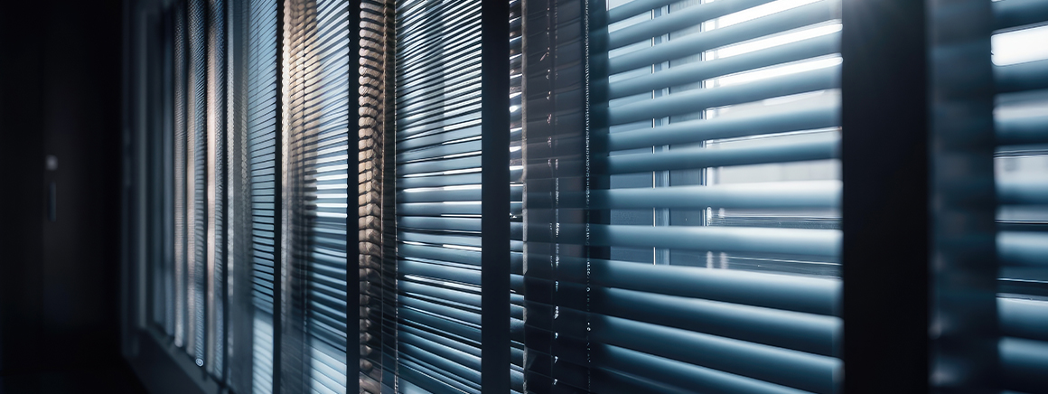 Es mejor dormir con total oscuridad o hay que subir la persiana